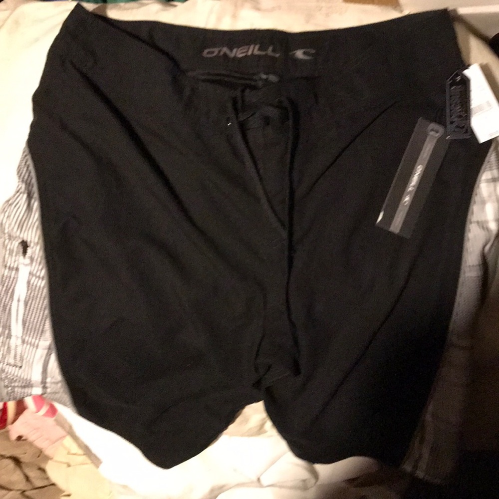 Men’s O’Neill board shorts with tags